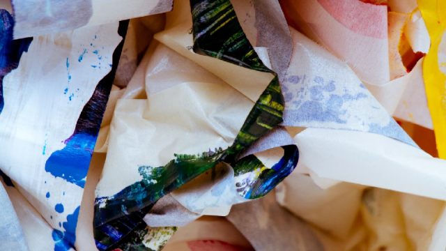 使用済みのマスキングテープを一箇所に集めた画像